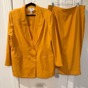 NWOT G.M.I WOMEN 2 Piece Skirt Suit Size 18W